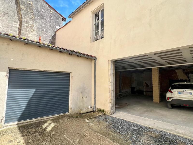 Maison - 357 m² - 9 pièces