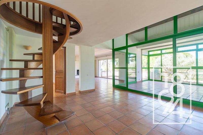 Maison - 197 m² - 5 pièces