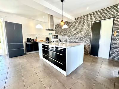 Maison - 194 m² - 7 pièces