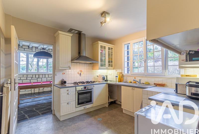 Maison - 250 m² - 10 pièces