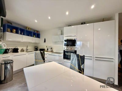 Appartement - 84 m² - 4 pièces