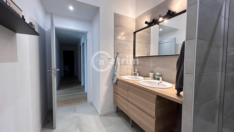 Maison - 190 m² - 5 pièces