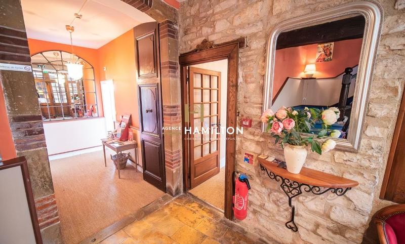 Maison - 324 m² - 12 pièces