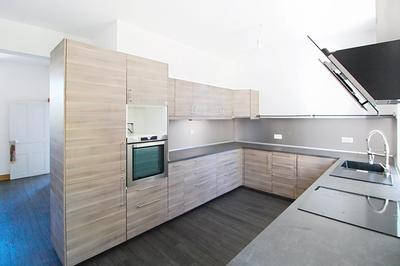 Maison - 251 m² - 12 pièces