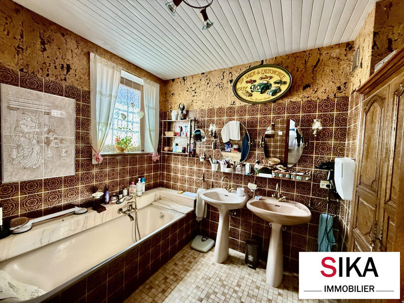 Maison - 121 m² - 6 pièces