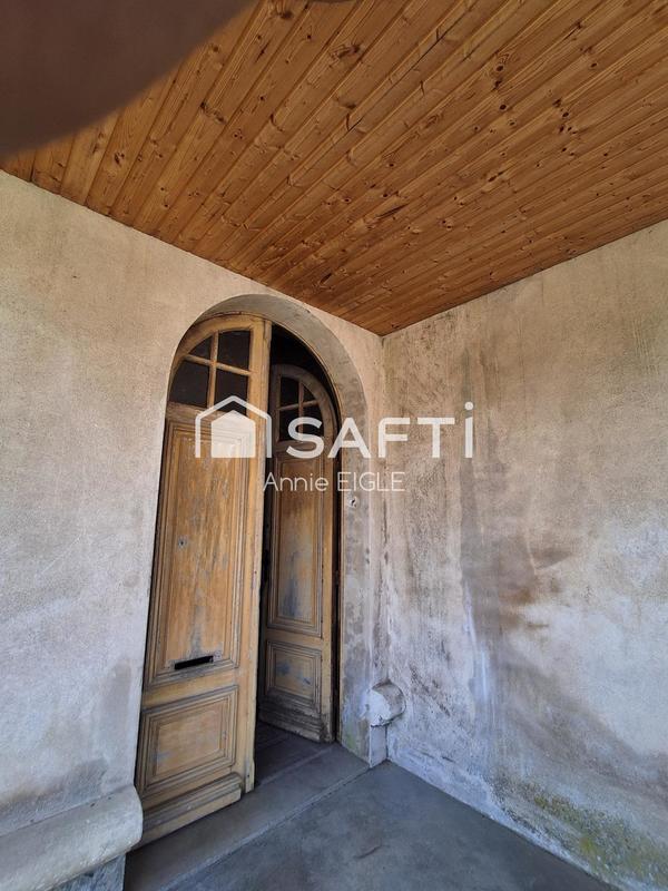 Maison - 260 m² - 9 pièces