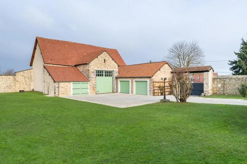 Corps de ferme - 270 m² - 9 pièces