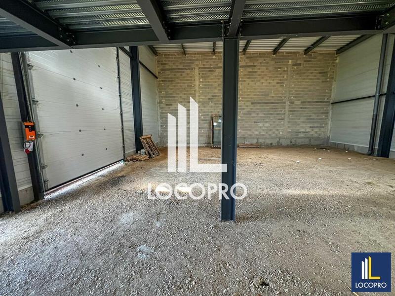 Local d'activité / Entrepôt - 252 m²