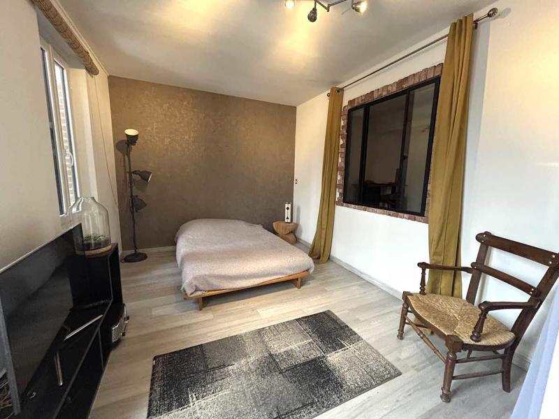 Maison - 234 m² - 10 pièces