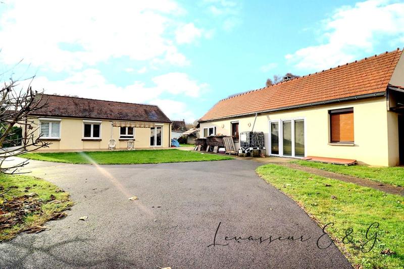 Maison - 93 m² - 7 pièces