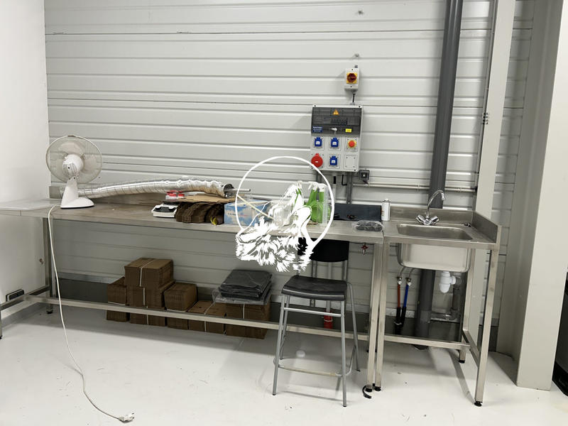 Local d'activités - 1 166 m² - 10 pièces