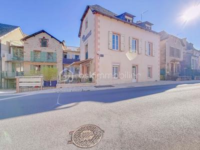 Maison de village - 151 m² - 7 pièces