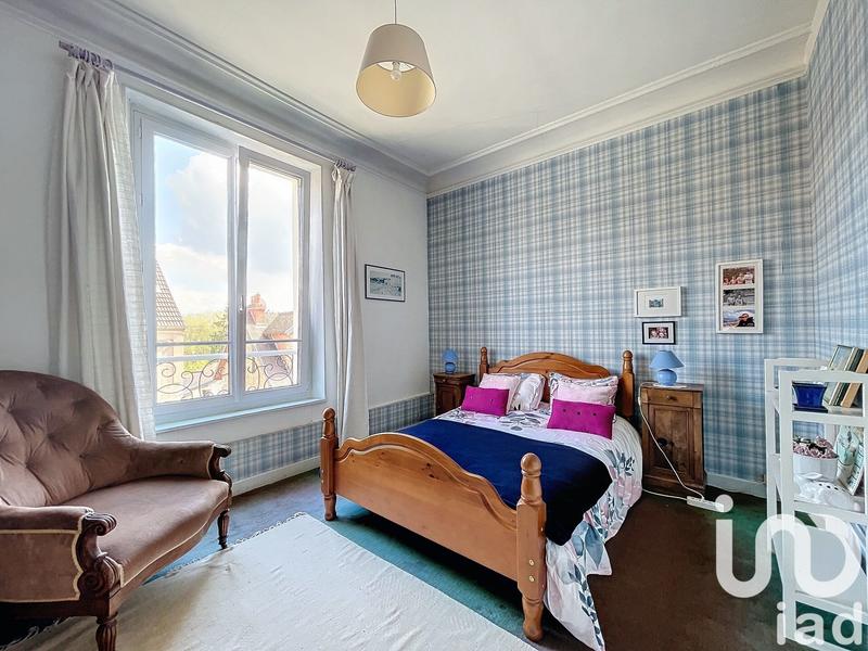 Maison - 325 m² - 12 pièces