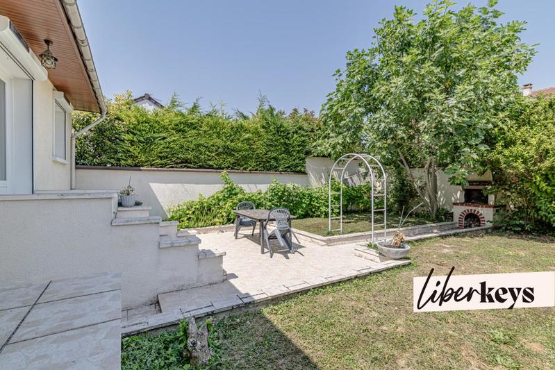 Maison - 94 m² - 5 pièces