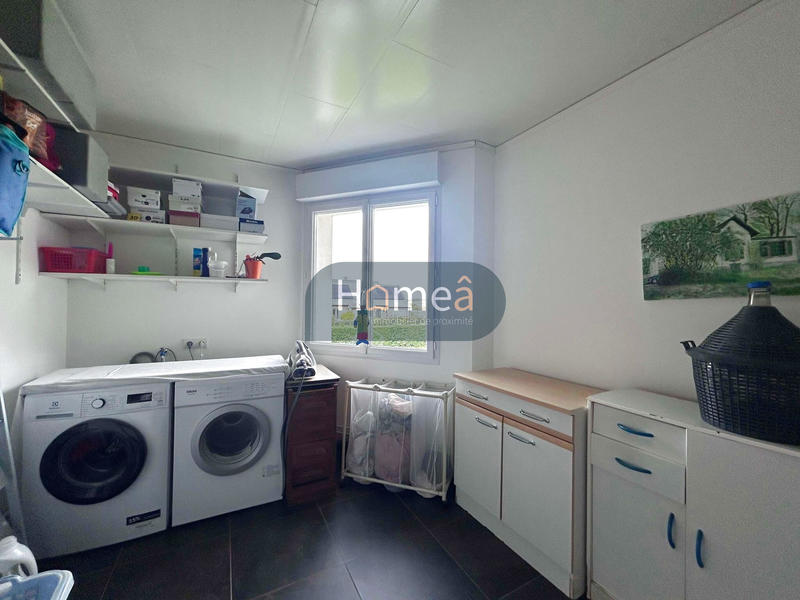 Maison - 215 m² - 8 pièces