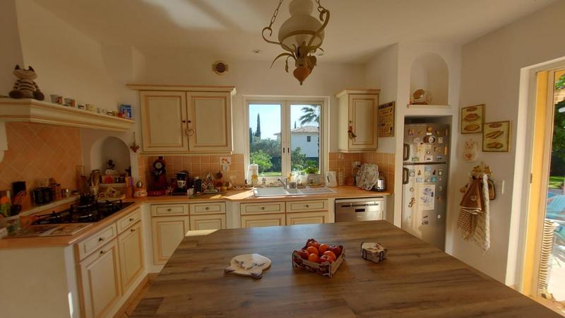 Villa - 210 m² - 6 pièces