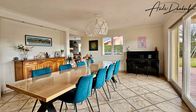 Maison - 215 m² - 6 pièces