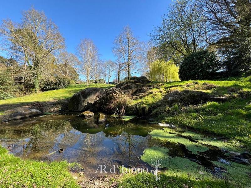 Demeure - 195 m² - 8 pièces