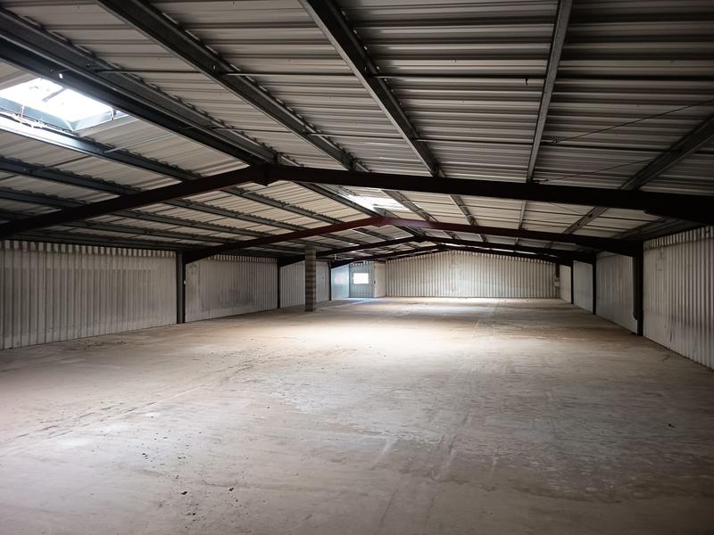 Local commercial - 1 198 m²