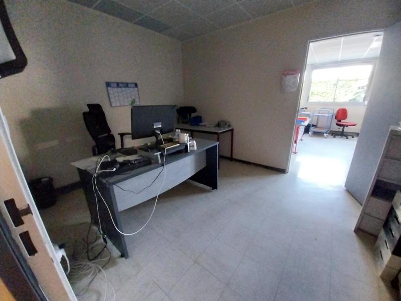 Cave / Box - 1 051 m²