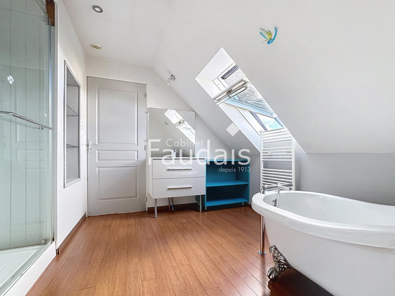 Maison - 189 m² - 6 pièces