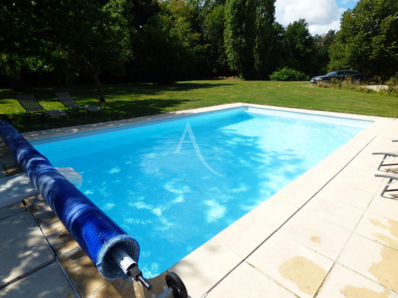 Maison - 303 m² - 7 pièces