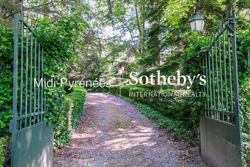 Manoir - 1 000 m² - 28 pièces