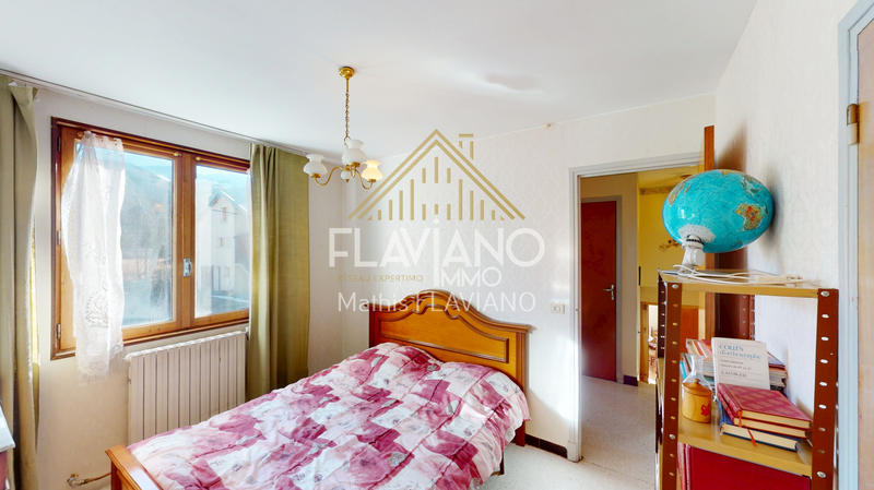 Maison - 234 m² - 11 pièces