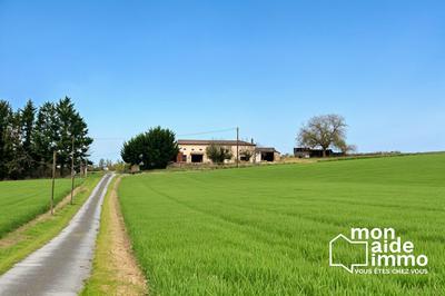 Maison - 600 m² - 9 pièces