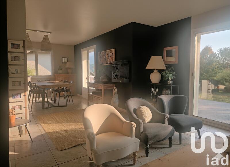 Maison - 212 m² - 7 pièces