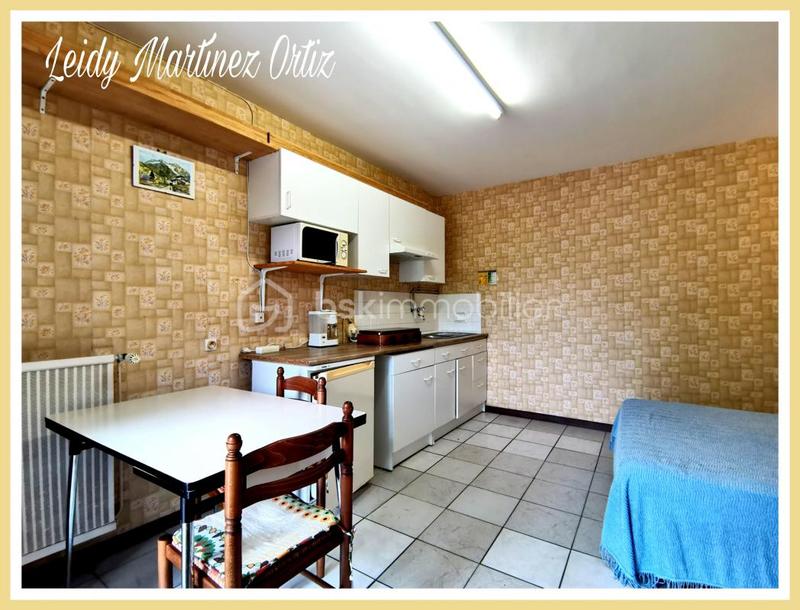 Maison - 350 m² - 21 pièces