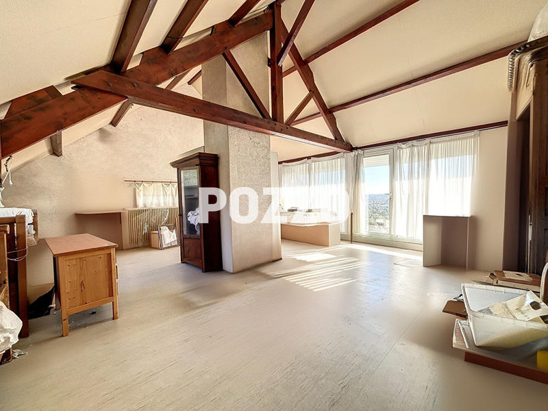 Maison - 232 m² - 6 pièces