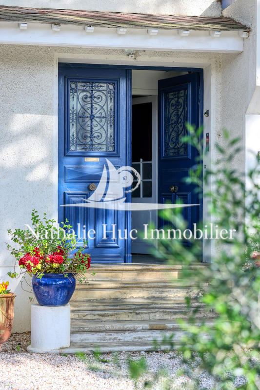 Maison - 300 m² - 7 pièces