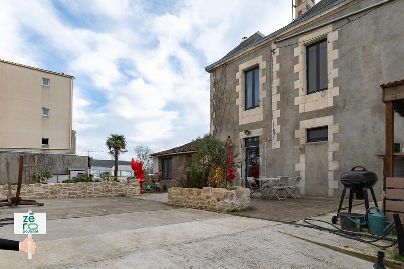 Maison - 155 m² - 9 pièces