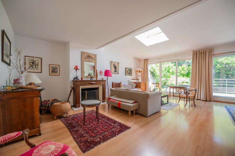 Maison - 235 m² - 8 pièces