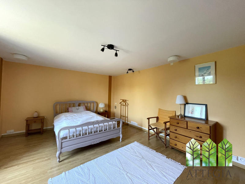 Maison - 180 m² - 5 pièces