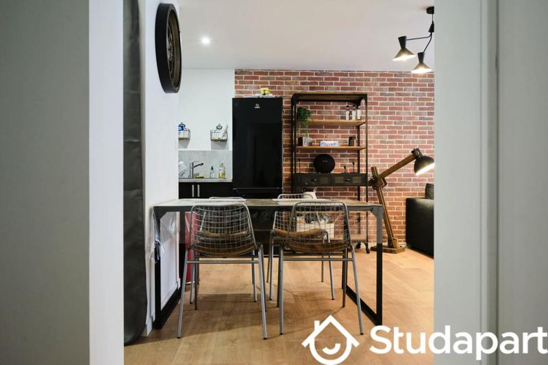 Chambre - 11 m² - 1 pièce