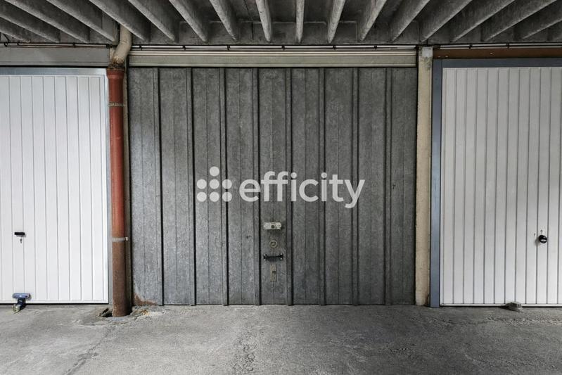 Parking / Garage - 12 m²
