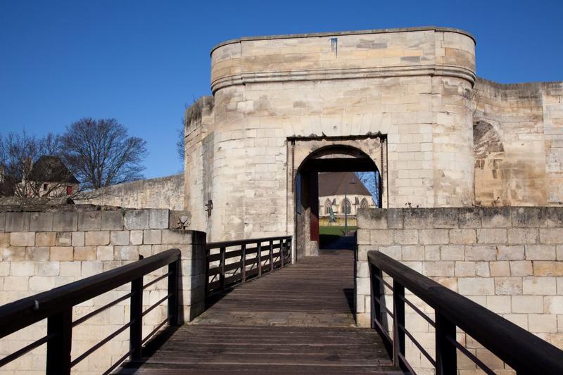 Les Étonnants Patrimoines : Loup garou géant "Les villageois se réveillent !"