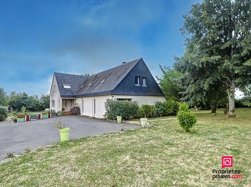 Maison - 280 m² - 10 pièces
