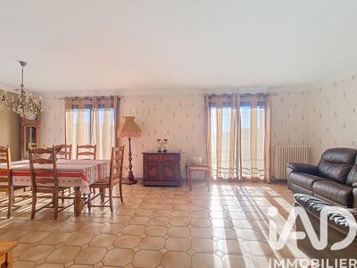 Maison - 223 m² - 11 pièces