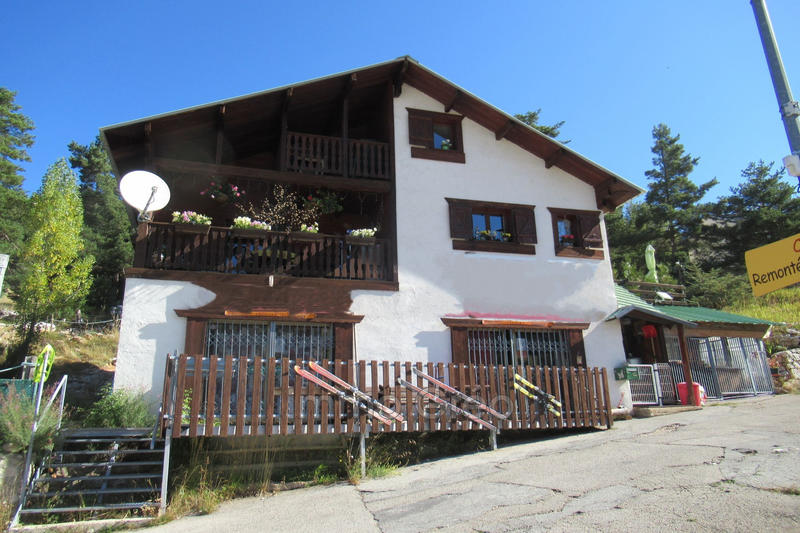 Maison - 180 m² - 5 pièces