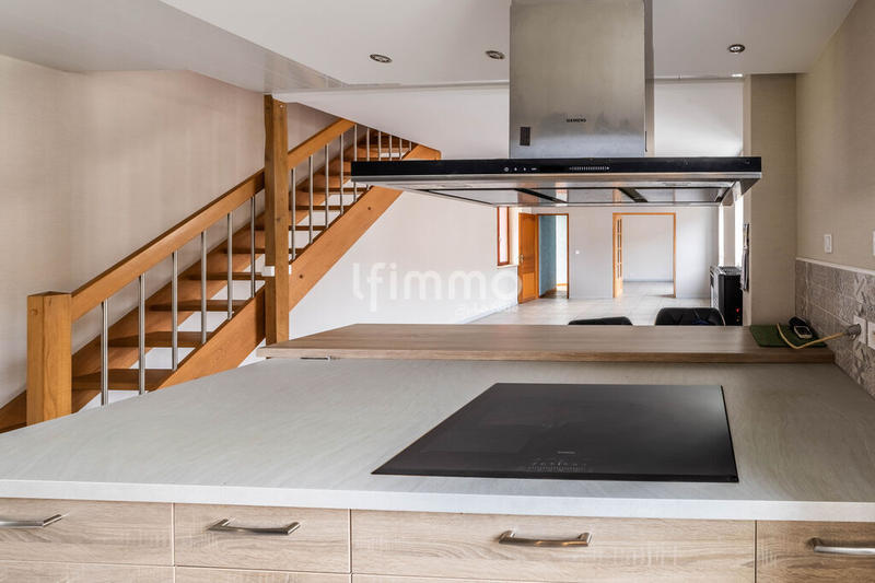 Corps de ferme - 250 m² - 11 pièces