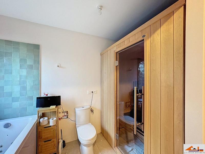 Villa - 229 m² - 8 pièces