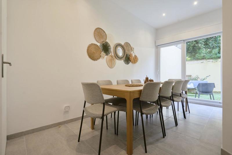 Maison - 175 m² - 10 pièces