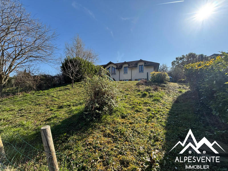 Maison - 102 m² - 4 pièces