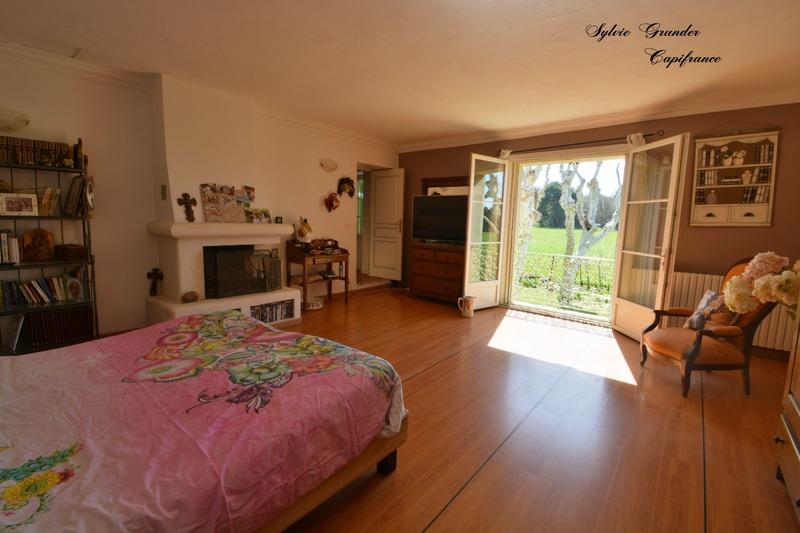 Mas - 455 m² - 15 pièces