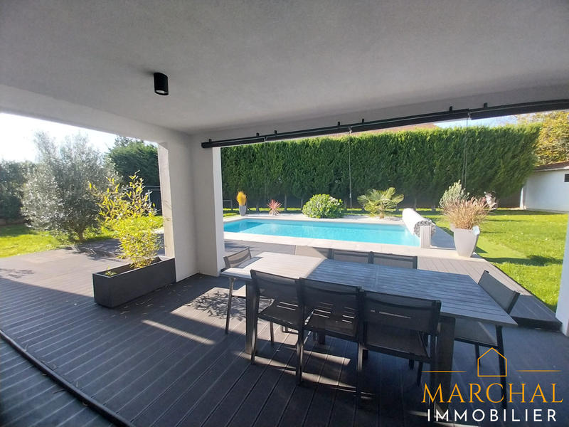 Villa - 251 m² - 8 pièces