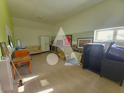 Maison - 189 m² - 13 pièces