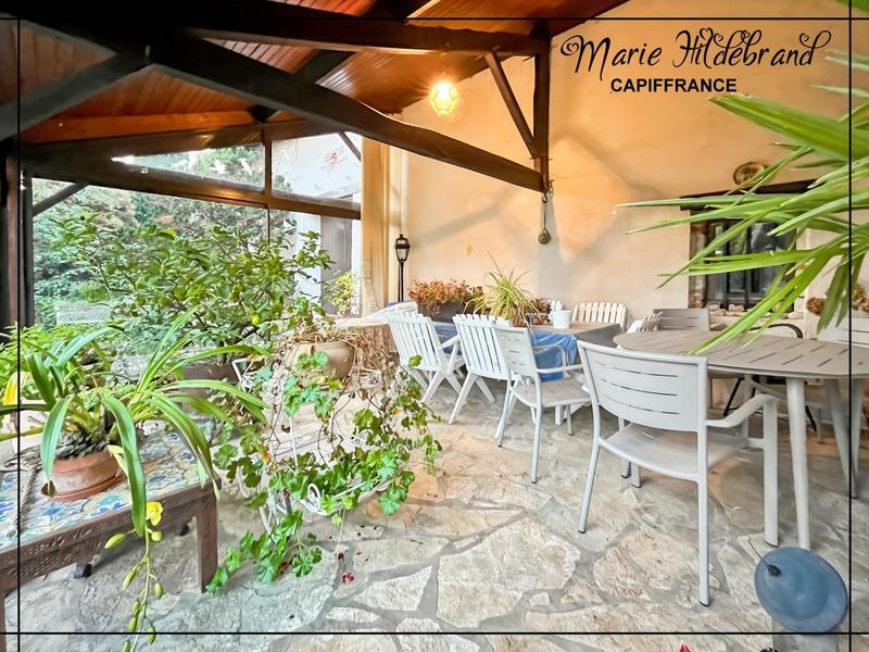 Maison - 200 m² - 6 pièces